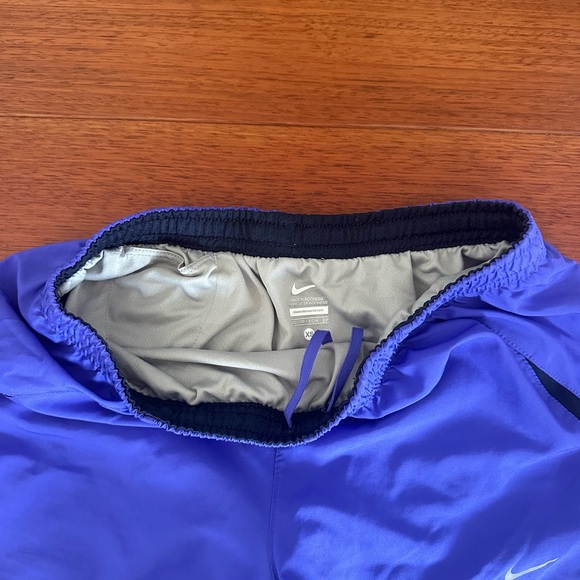 Purple athletic Nike shorts - Picture 2 of 3